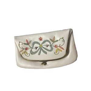 Vintage JR Miami Florida White Cream Embroidered Fold over Clutch Kiss Clasp